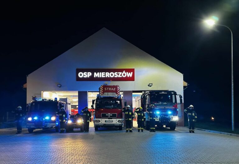 Hołd zmarłemu w skutek wypadku Strażakowi