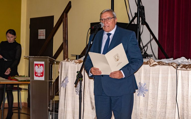 Wręczenie stypendiów Burmistrza Mieroszowa